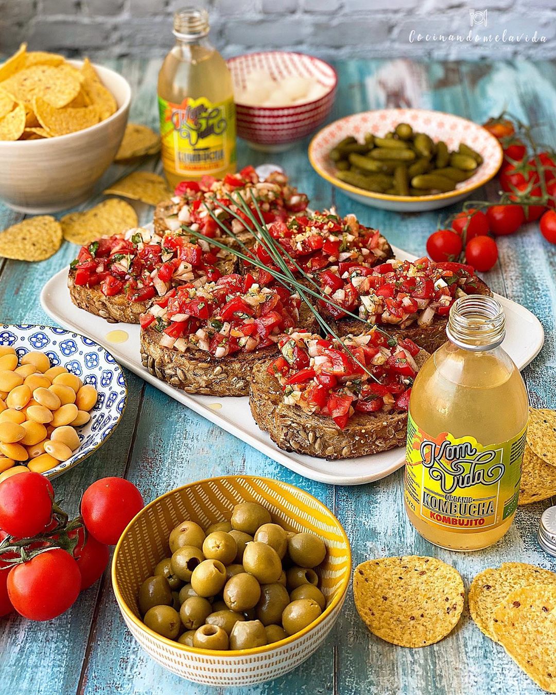 BRUSCHETTAS DE TOMATITOS BRUSCHETTAS DE TOMATITOS