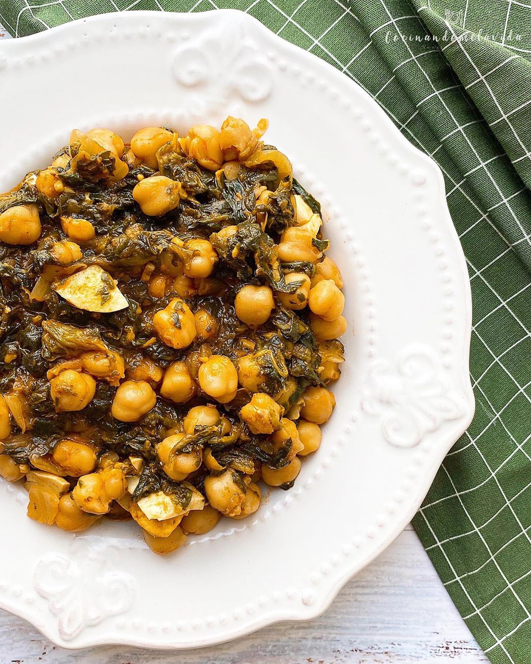 GARBANZOS CON ESPINACAS Y HUEVO