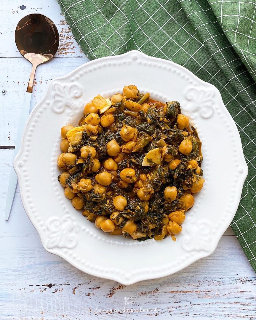 GARBANZOS CON ESPINACAS Y HUEVO