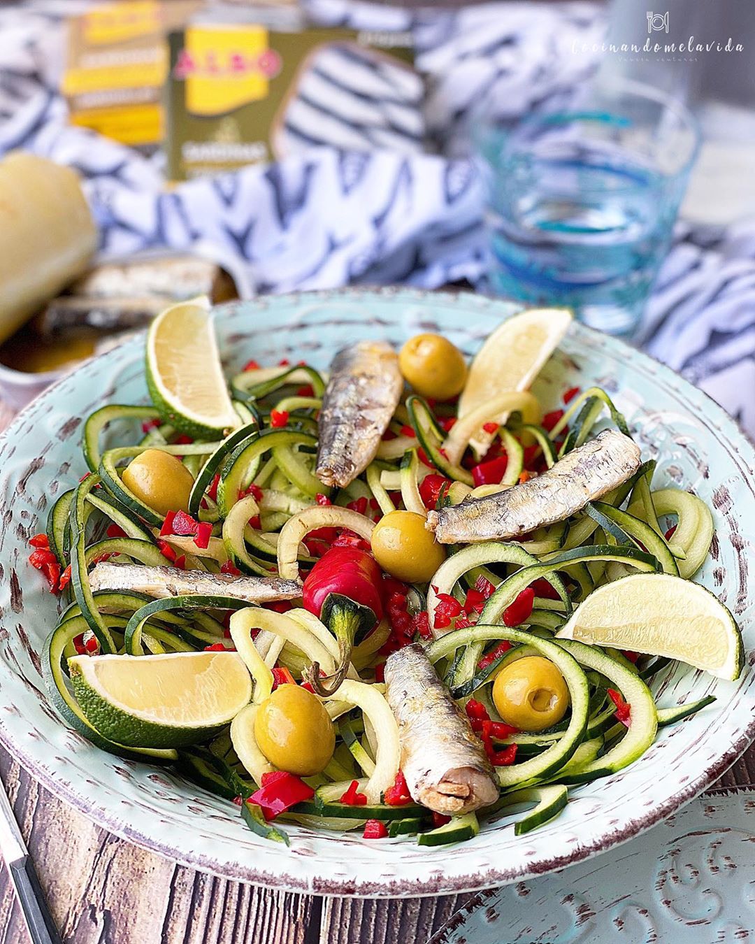 ENSALADA DE PEPINO Y SARDINAS EN CONSERVA
