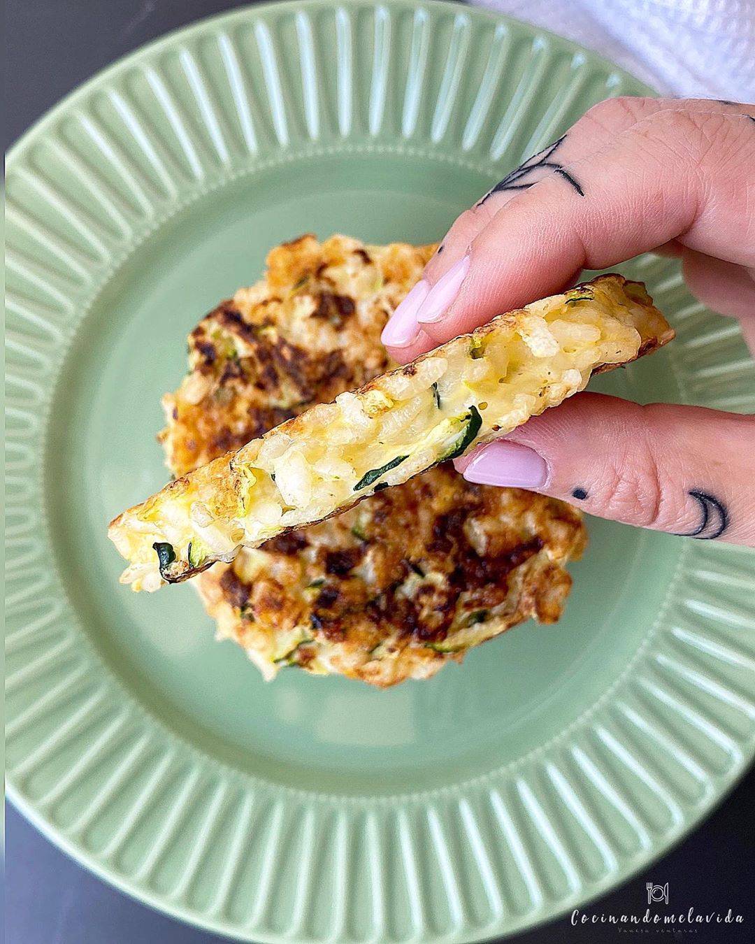 TORTITAS DE ARROZ, CALABACÍN Y QUESO TORTITAS DE ARROZ, CALABACÍN Y QUESO
