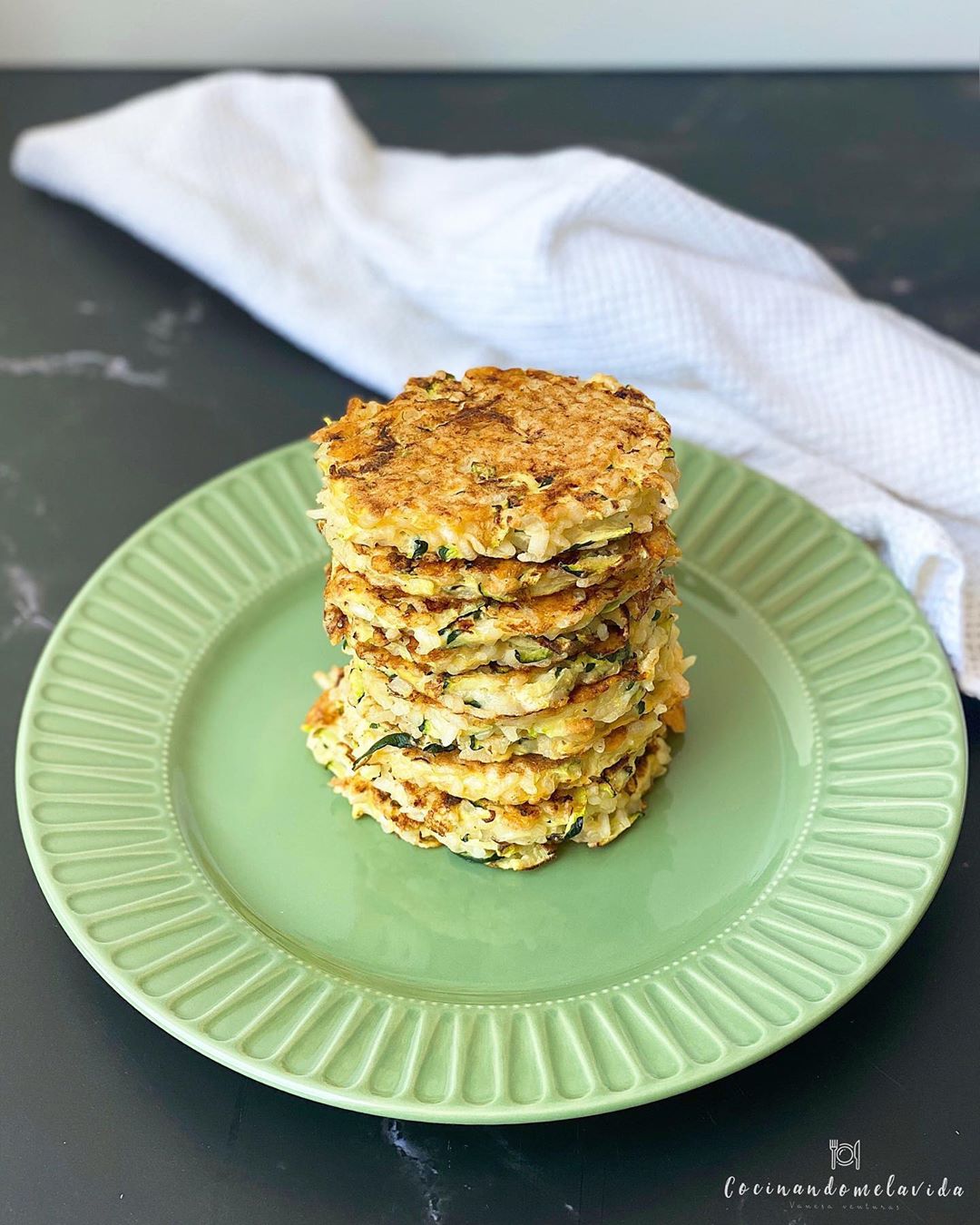 TORTITAS DE ARROZ, CALABACÍN Y QUESO TORTITAS DE ARROZ, CALABACÍN Y QUESO