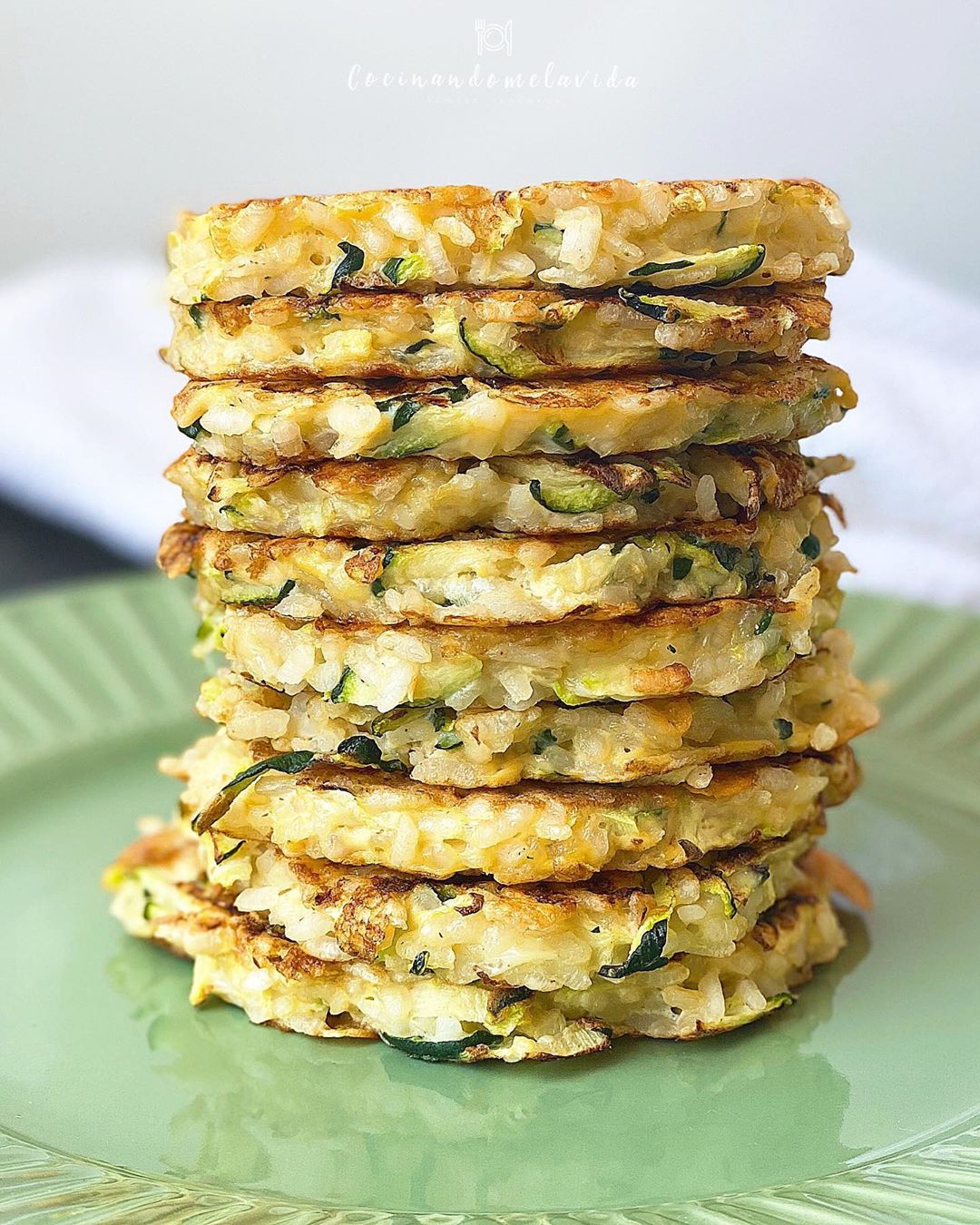 TORTITAS DE ARROZ, CALABACÍN Y QUESO