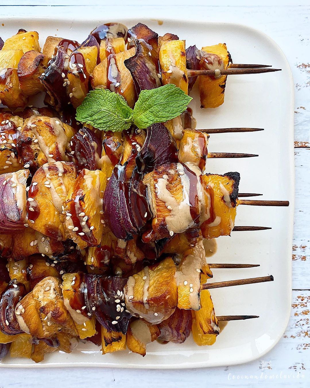 BROCHETAS DE POLLO Y PIÑA BROCHETAS DE POLLO Y PIÑA
