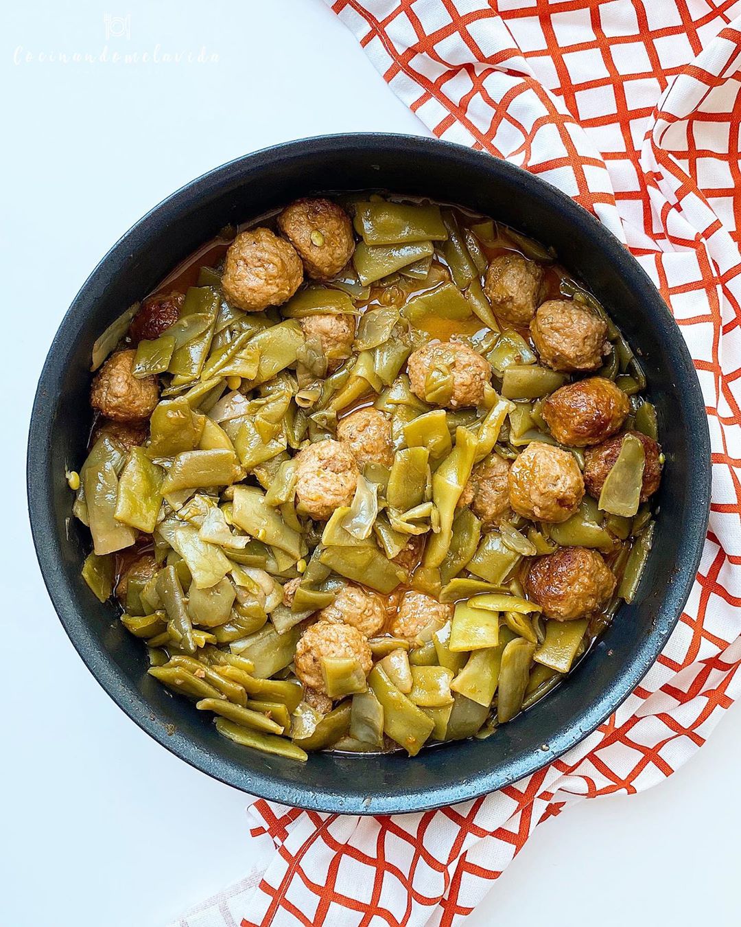 JUDÍAS VERDES CON ALBÓNDIGAS DE TERNERA