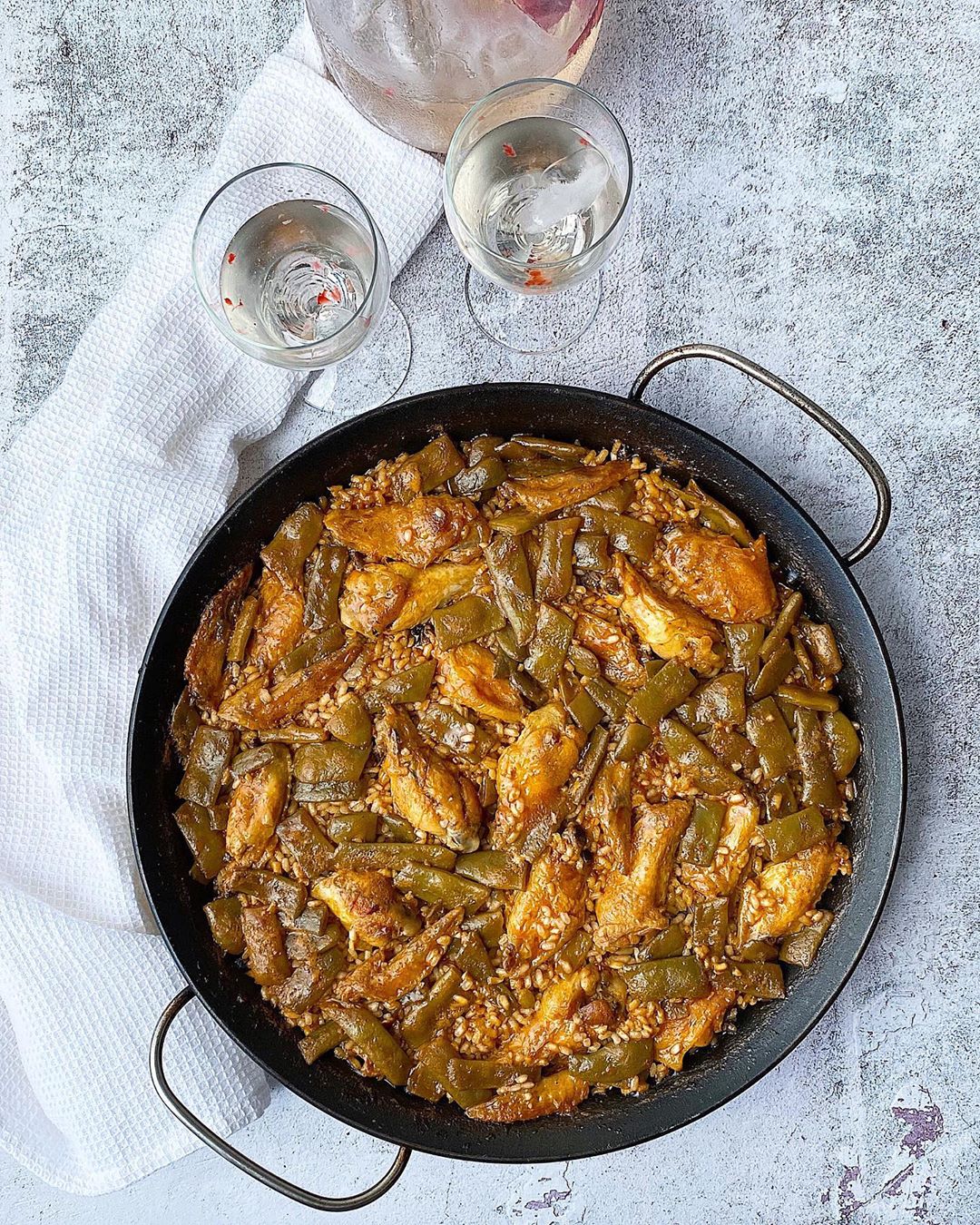 ARROZ CON ALITAS DE POLLO ARROZ CON ALITAS DE POLLO