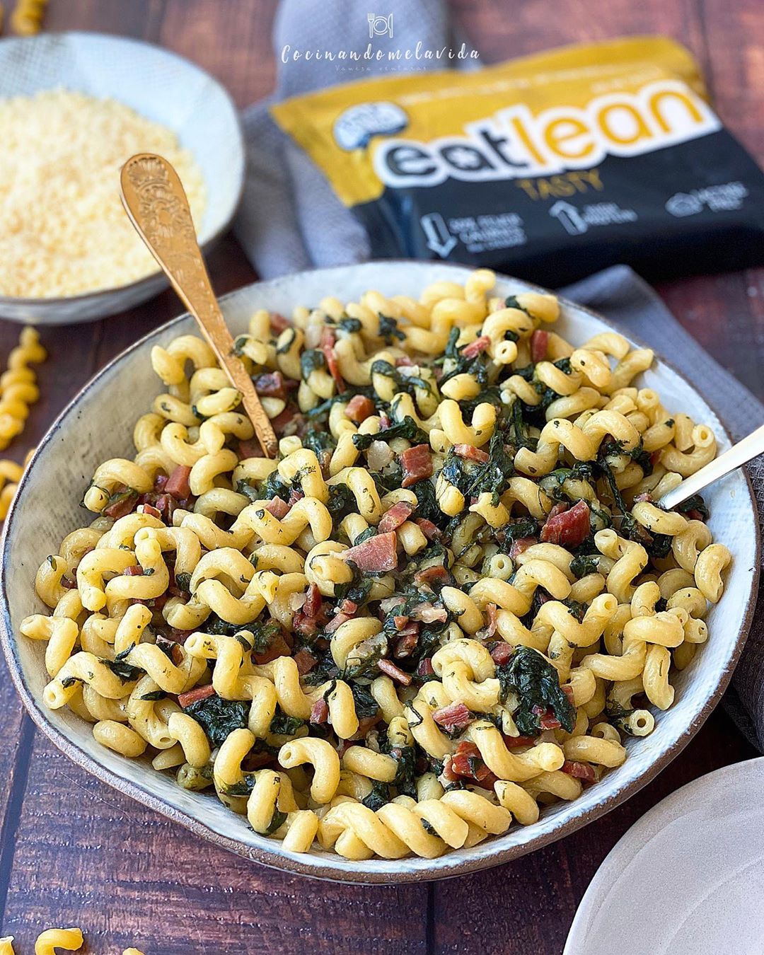 PASTA CON ESPINACAS Y JAMÓN PASTA CON ESPINACAS Y JAMÓN