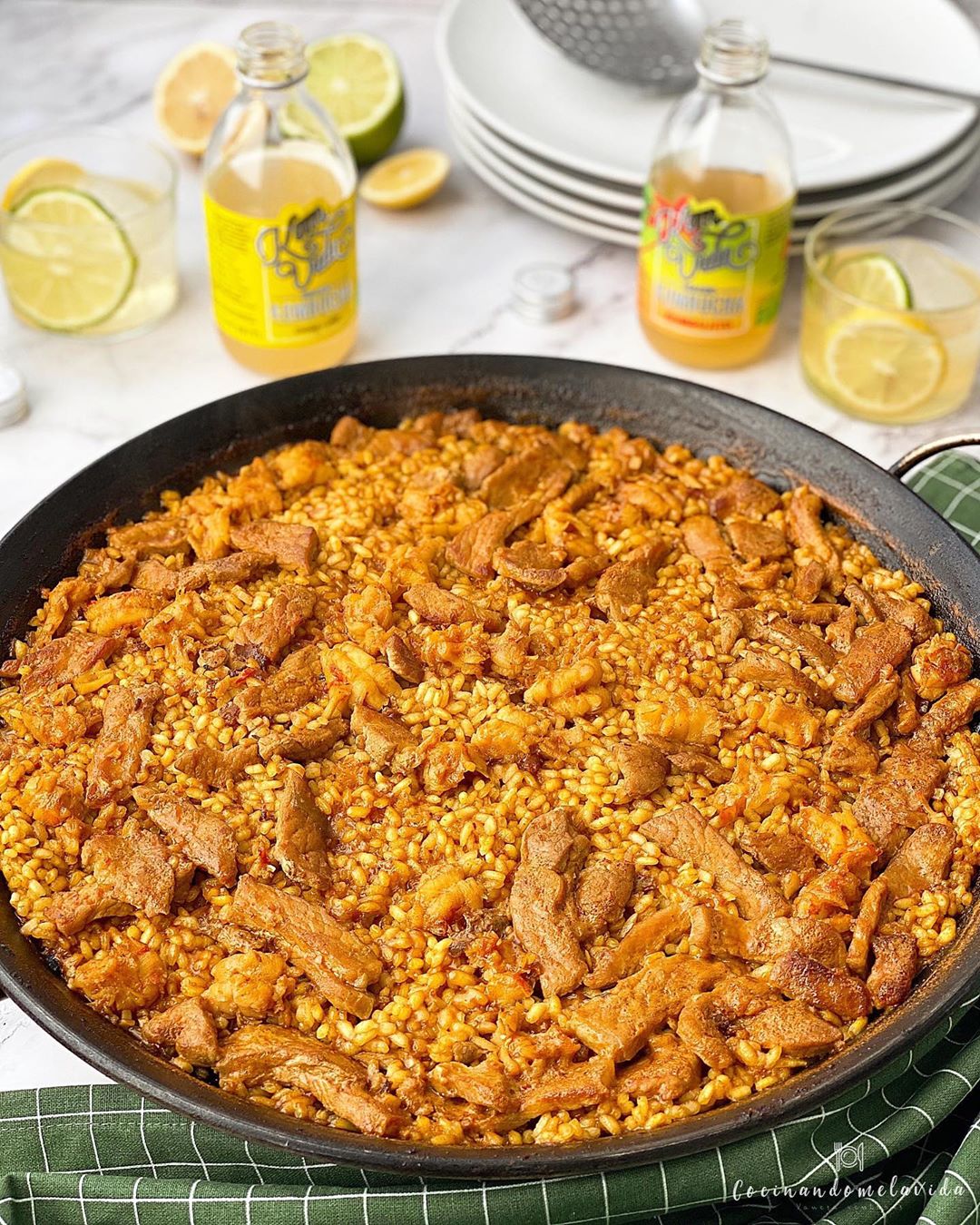 ARROZ CON LOMO DE CERDO Y GAMBONES ARROZ CON LOMO DE CERDO Y GAMBONES