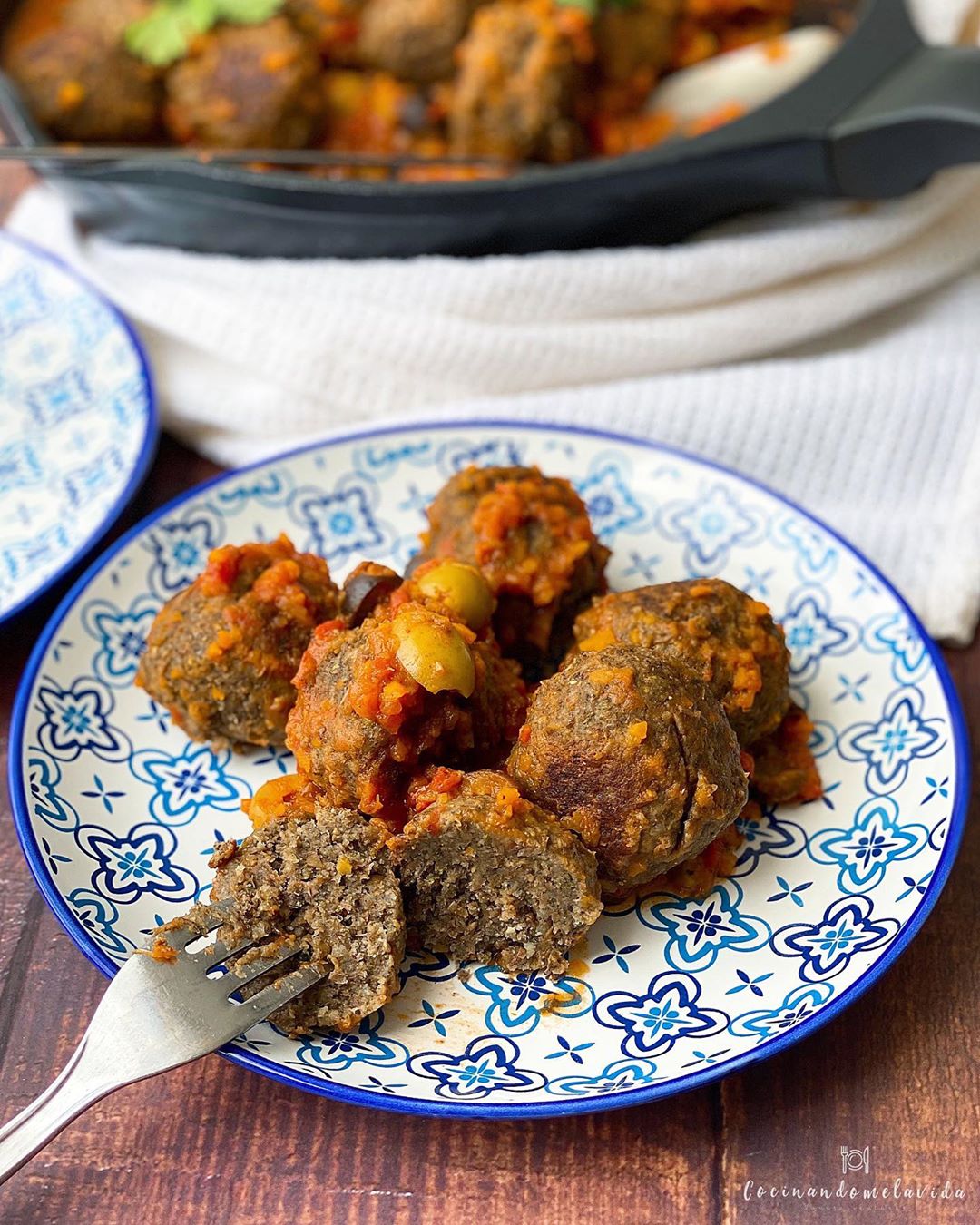 ALBONDIGAS DE LENTEJAS Y CHAMPIÑONES ALBONDIGAS DE LENTEJAS Y CHAMPIÑONES