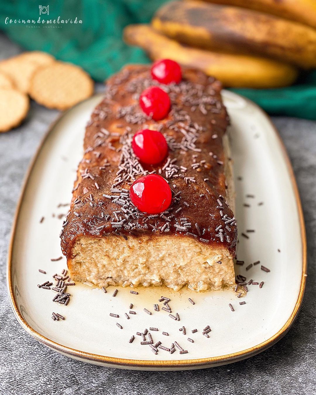 FLAN DE PLÁTANO CON DULCE DE DÁTILES