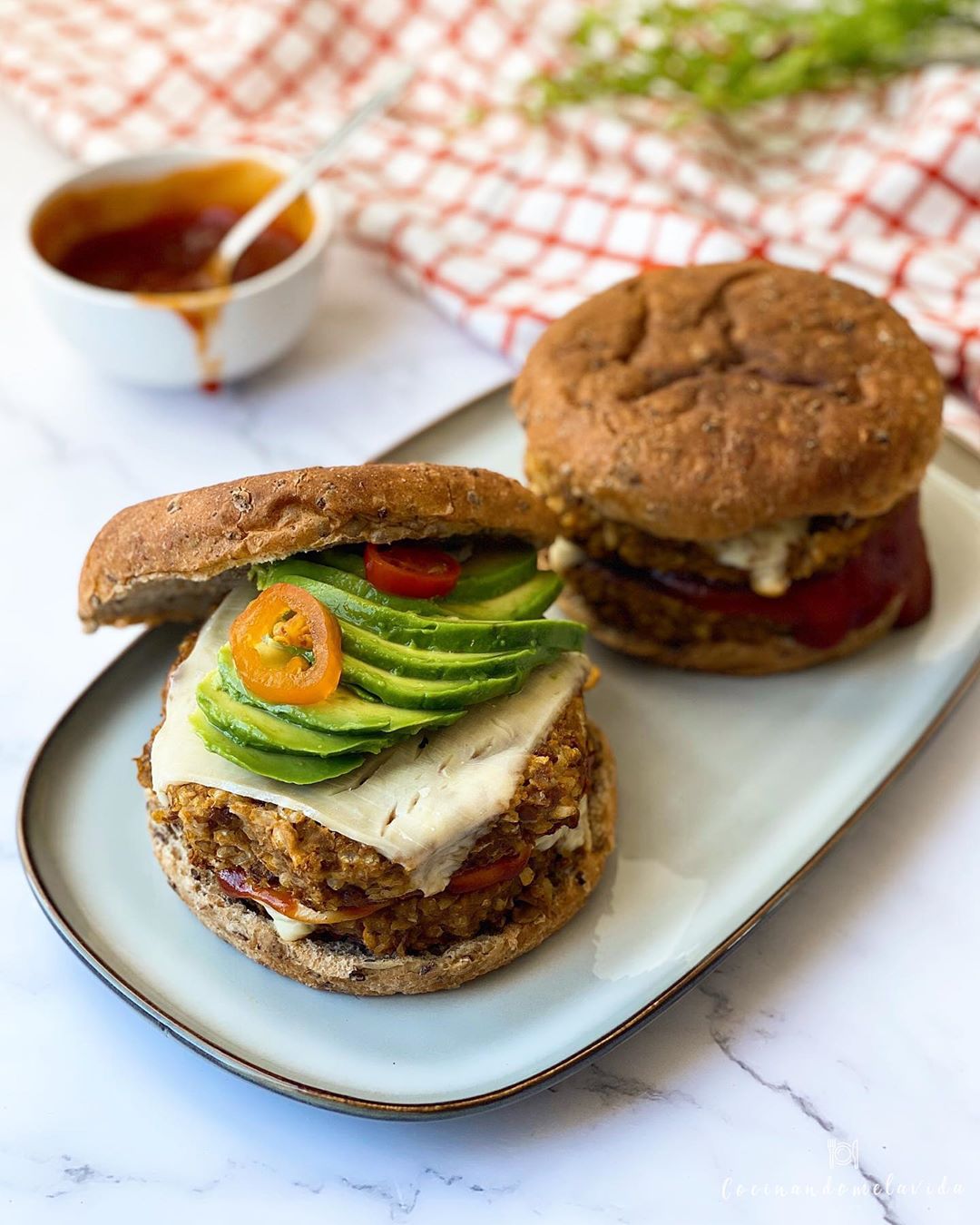 BURGERS DE LENTEJAS Y ARROZ CON KETCHUP CASERO BURGERS DE LENTEJAS Y ARROZ CON KETCHUP CASERO