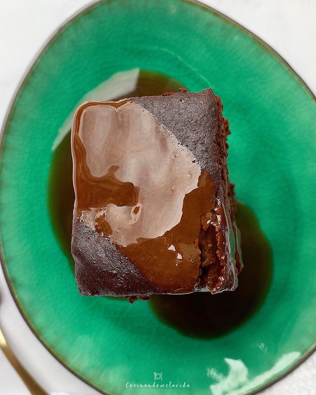 BROWNIE DE CALABAZA Y ALMENDRA CON SIROPE DE CHOCOLATE SALUDABLE