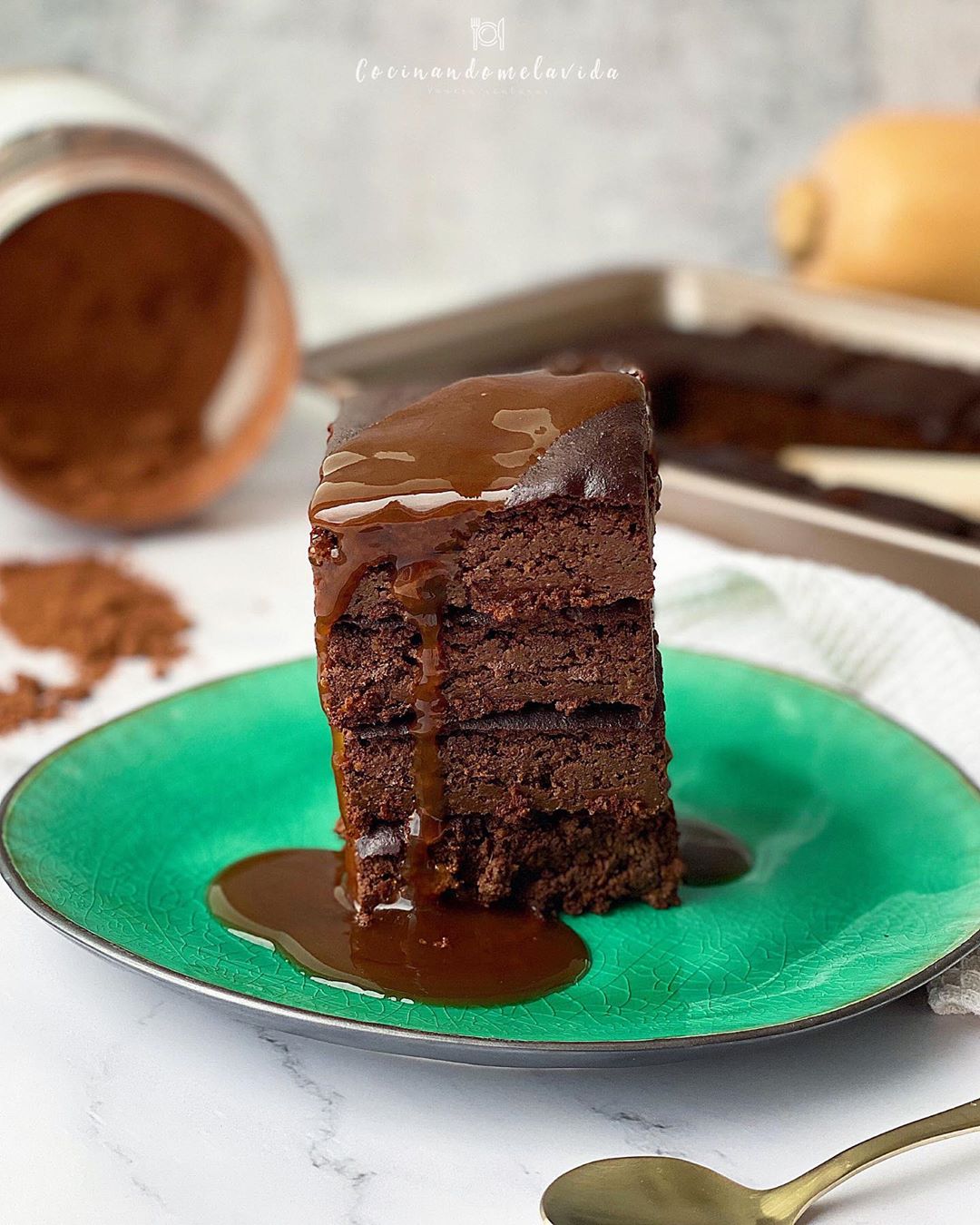 BROWNIE DE CALABAZA Y ALMENDRA CON SIROPE DE CHOCOLATE SALUDABLE