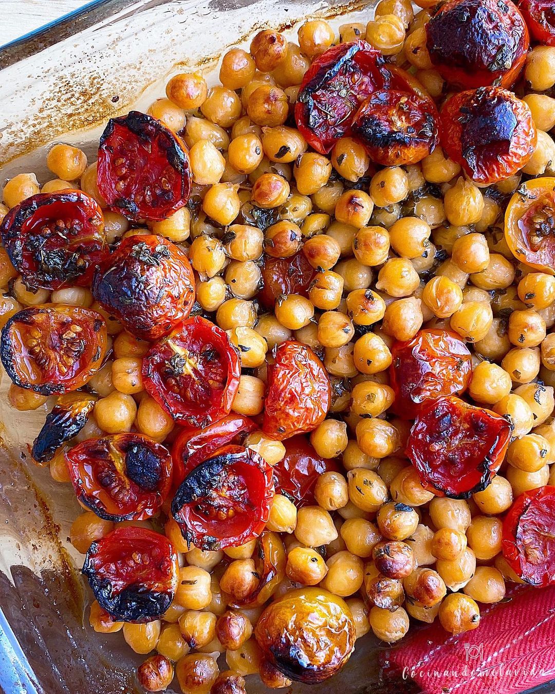 GARBANZOS AL HORNO CON TOMATITOS CHERRY