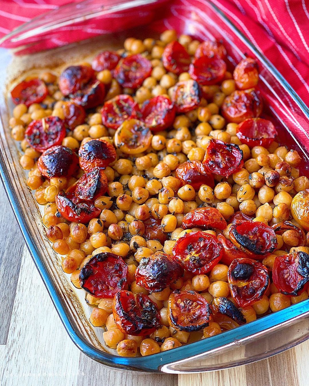 GARBANZOS AL HORNO CON TOMATITOS CHERRY