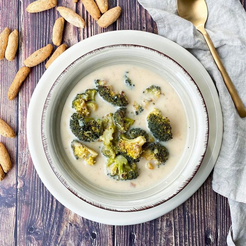 SOPA DE BRÓCOLI CON QUESO