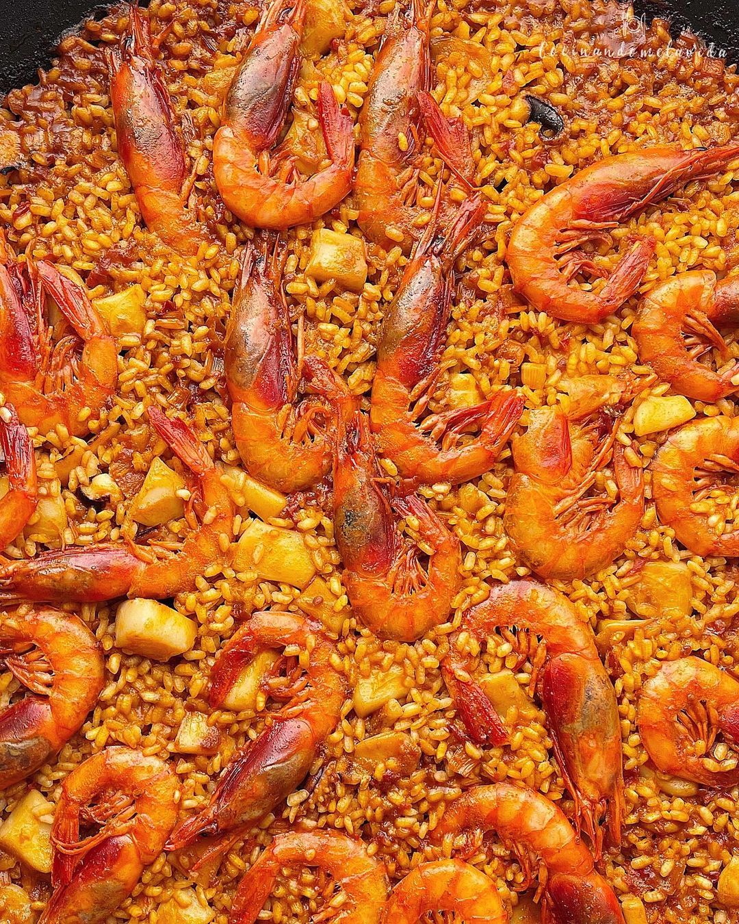 ARROZ CON SEPIA Y GAMBA ROJA