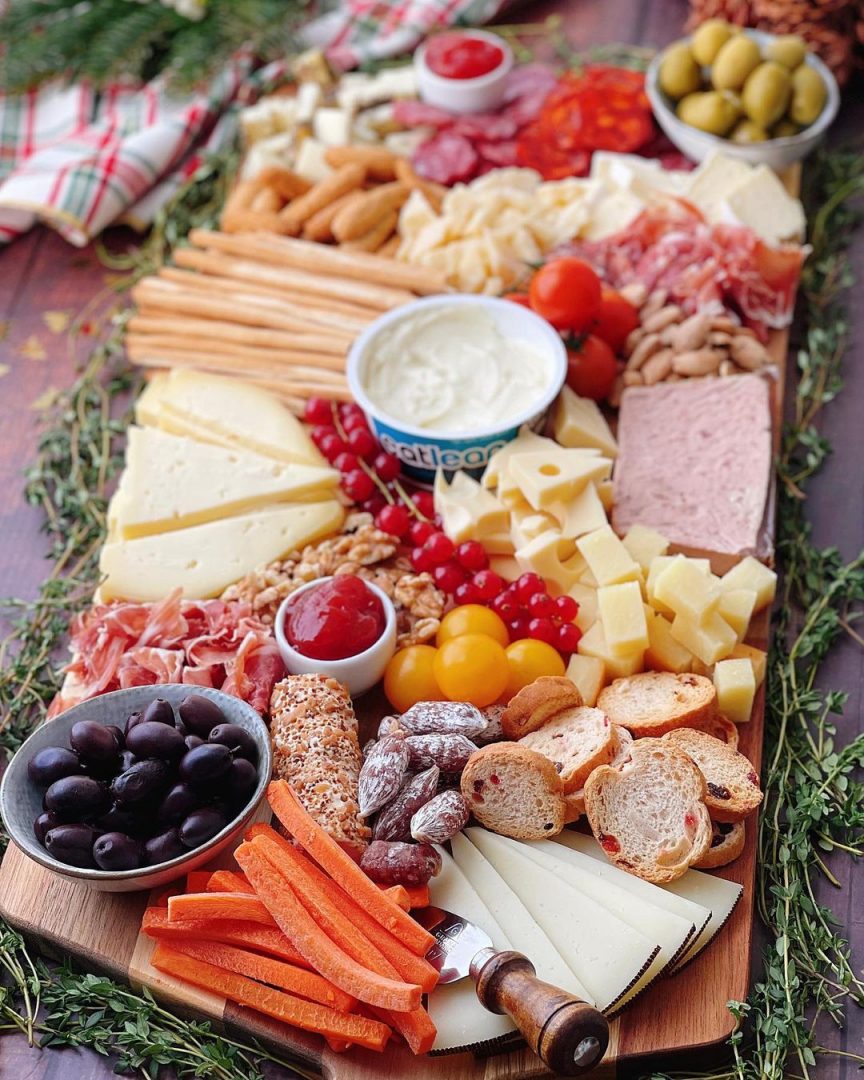 TABLA DE QUESOS Y EMBUTIDOS