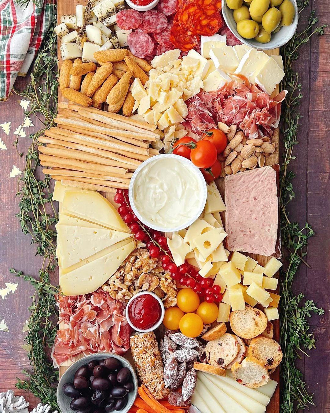 TABLA DE QUESOS Y EMBUTIDOS