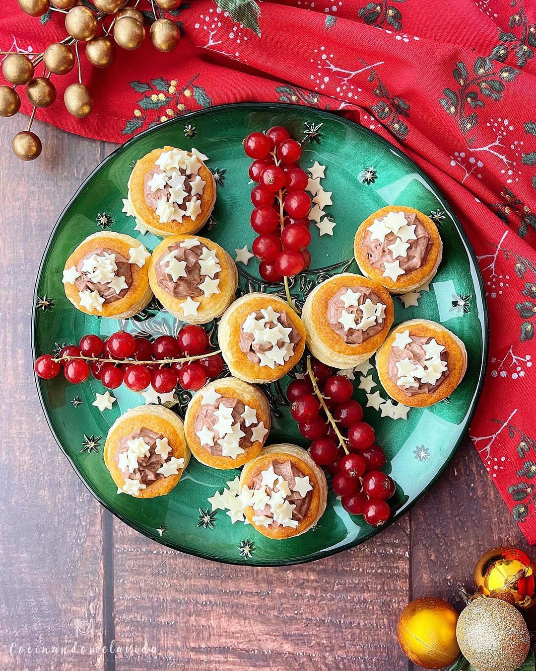 VOLOVANES RELLENOS DE CREMA DE QUESO, CACAO Y AVELLANAS