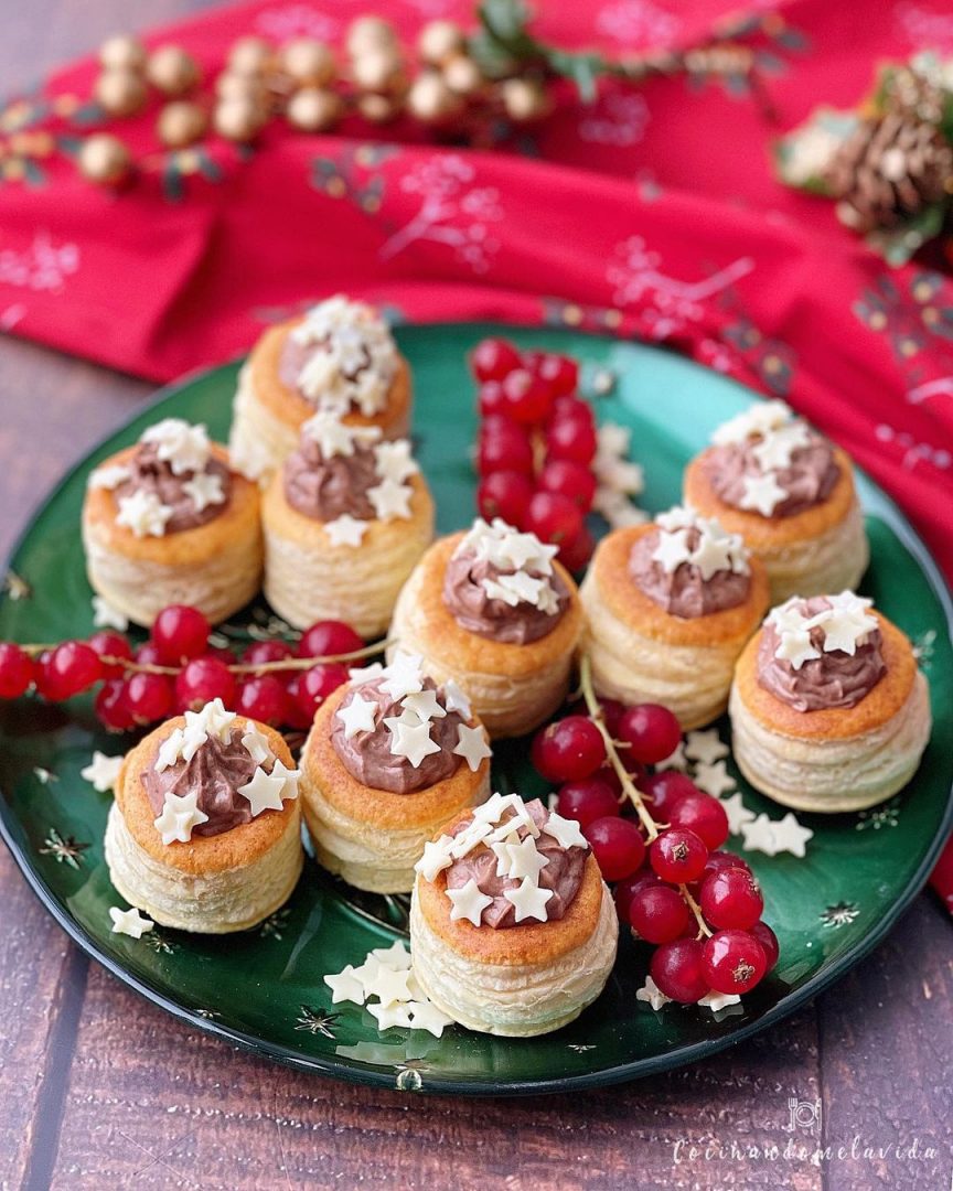 VOLOVANES RELLENOS DE CREMA DE QUESO, CACAO Y AVELLANAS
