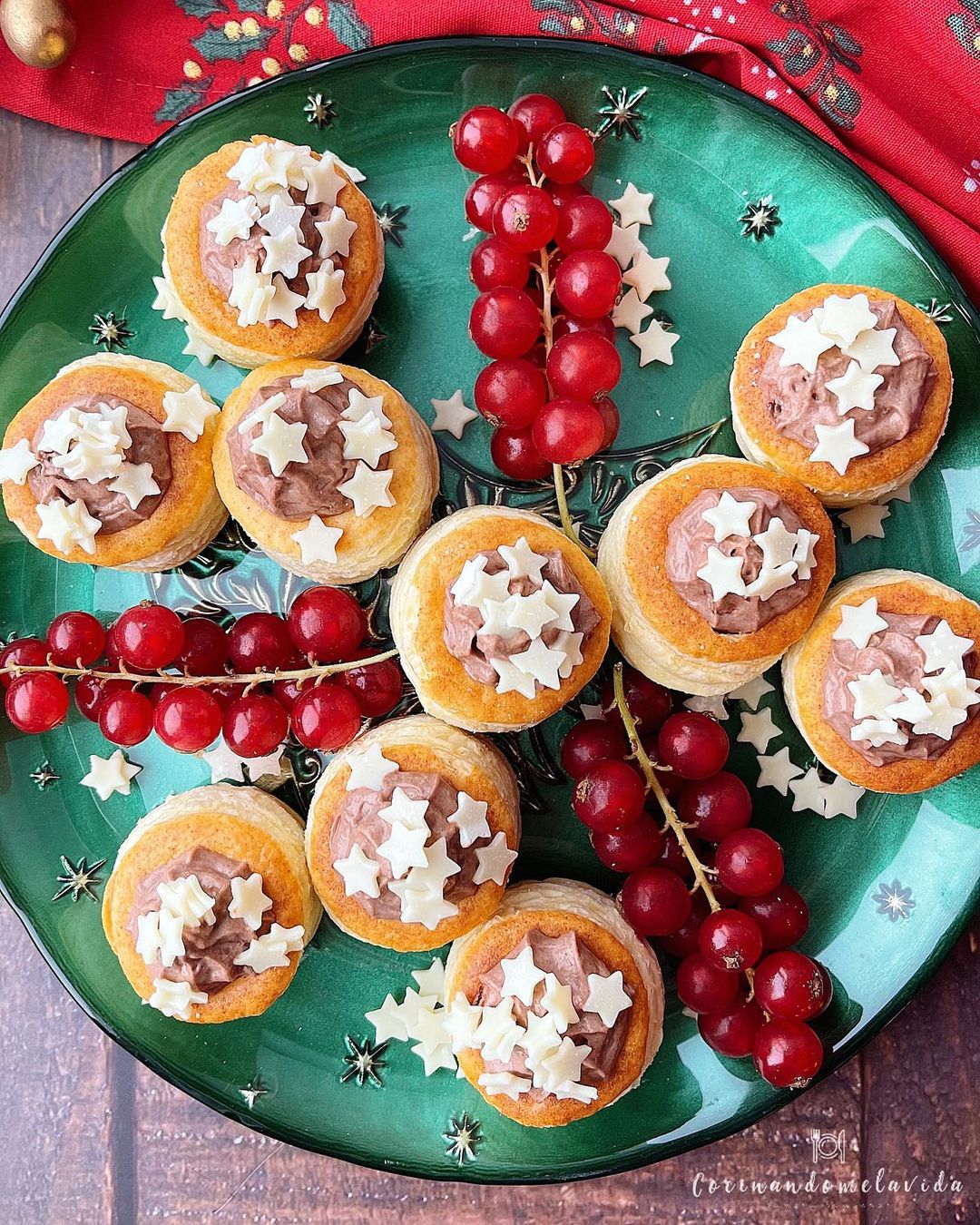 VOLOVANES RELLENOS DE CREMA DE QUESO, CACAO Y AVELLANAS