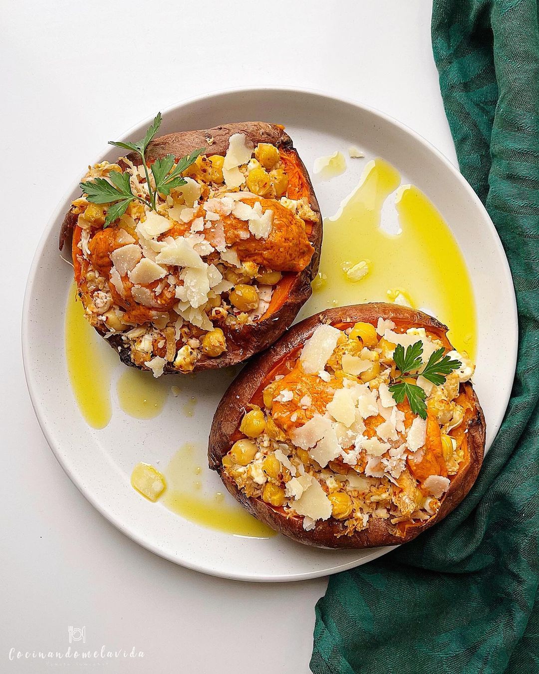 BONIATOS ASADOS RELLENOS DE GARBANZOS Y POLLO