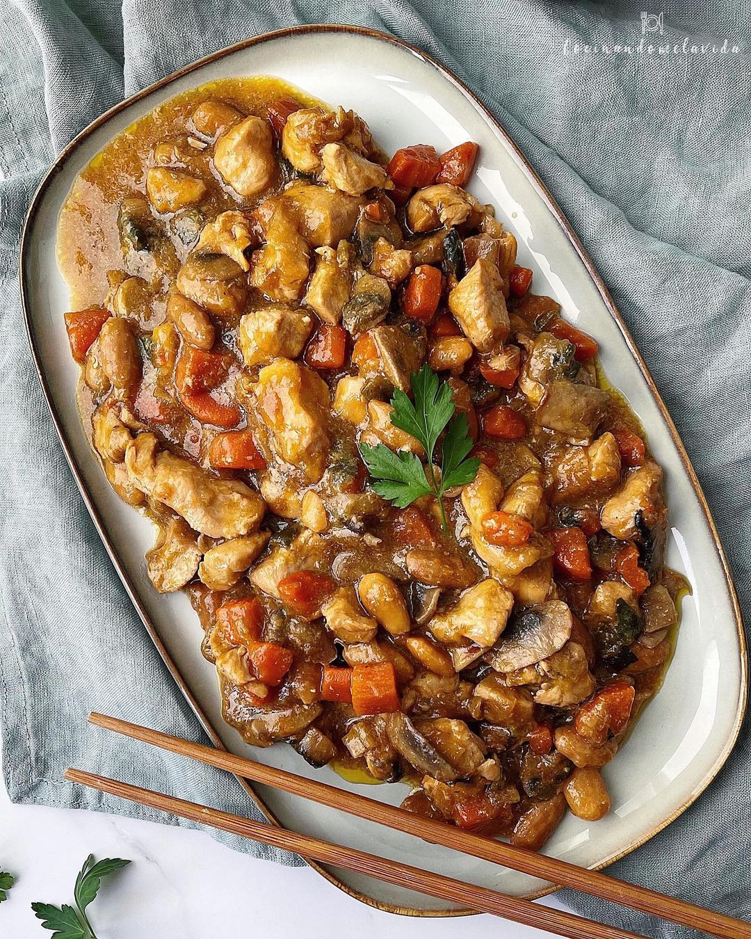 POLLO CON ALMENDRAS SALUDABLE