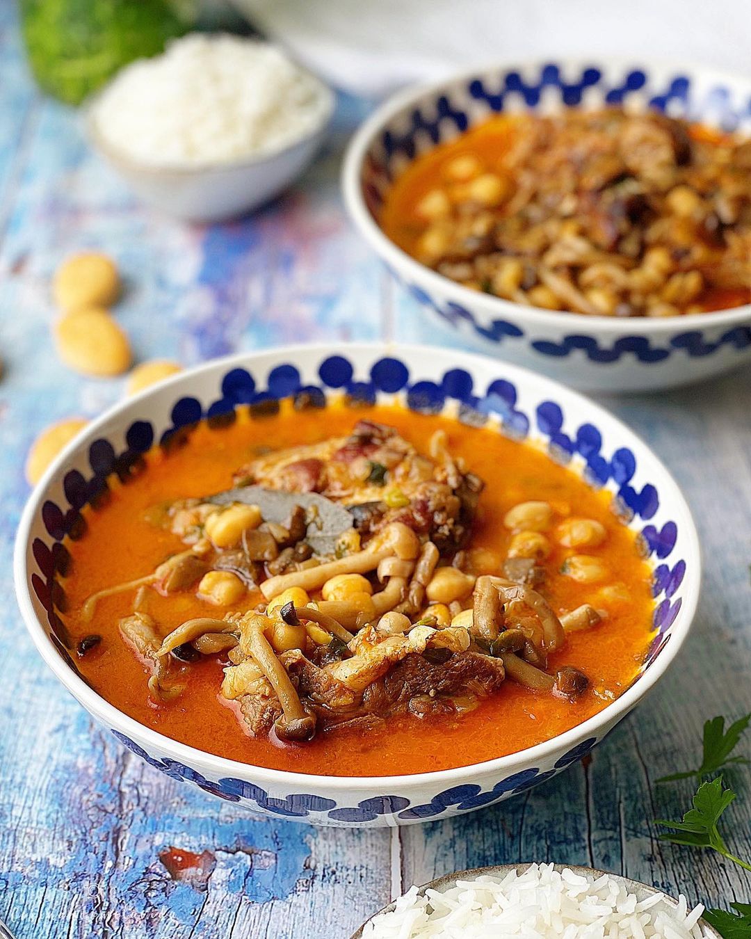 GARBANZOS ESTOFADOS CON COSTILLAS Y SETAS