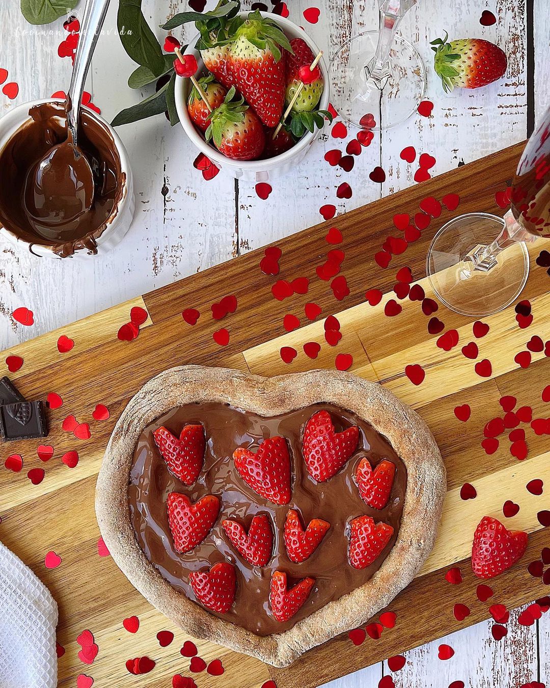PIZZA DE NUTELLA Y FRESAS