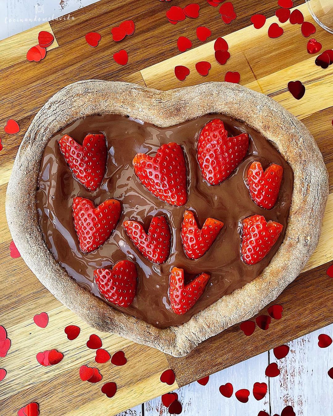 PIZZA DE NUTELLA Y FRESAS