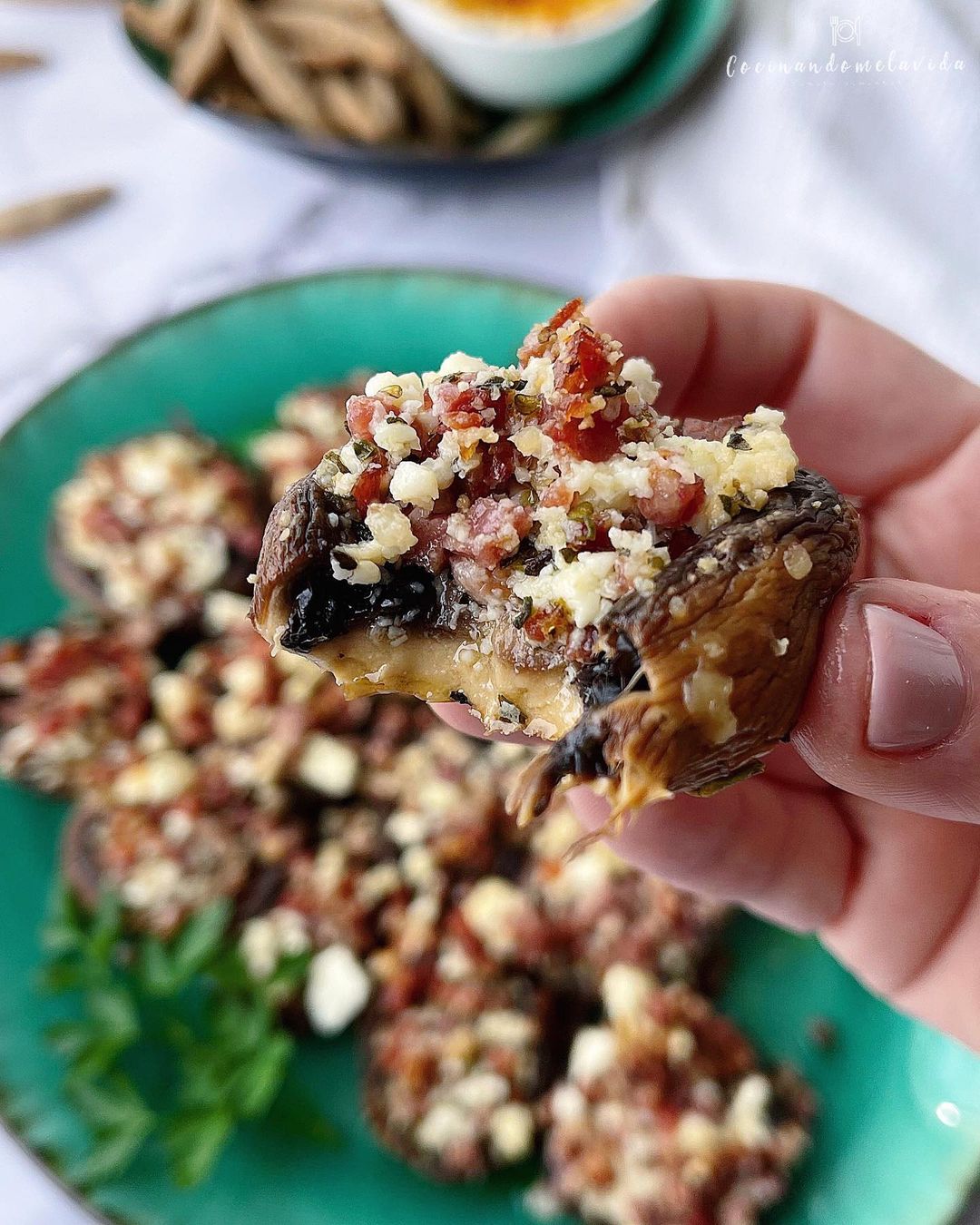 CHAMPIÑONES RELLENOS DE QUESO FETA Y JAMÓN