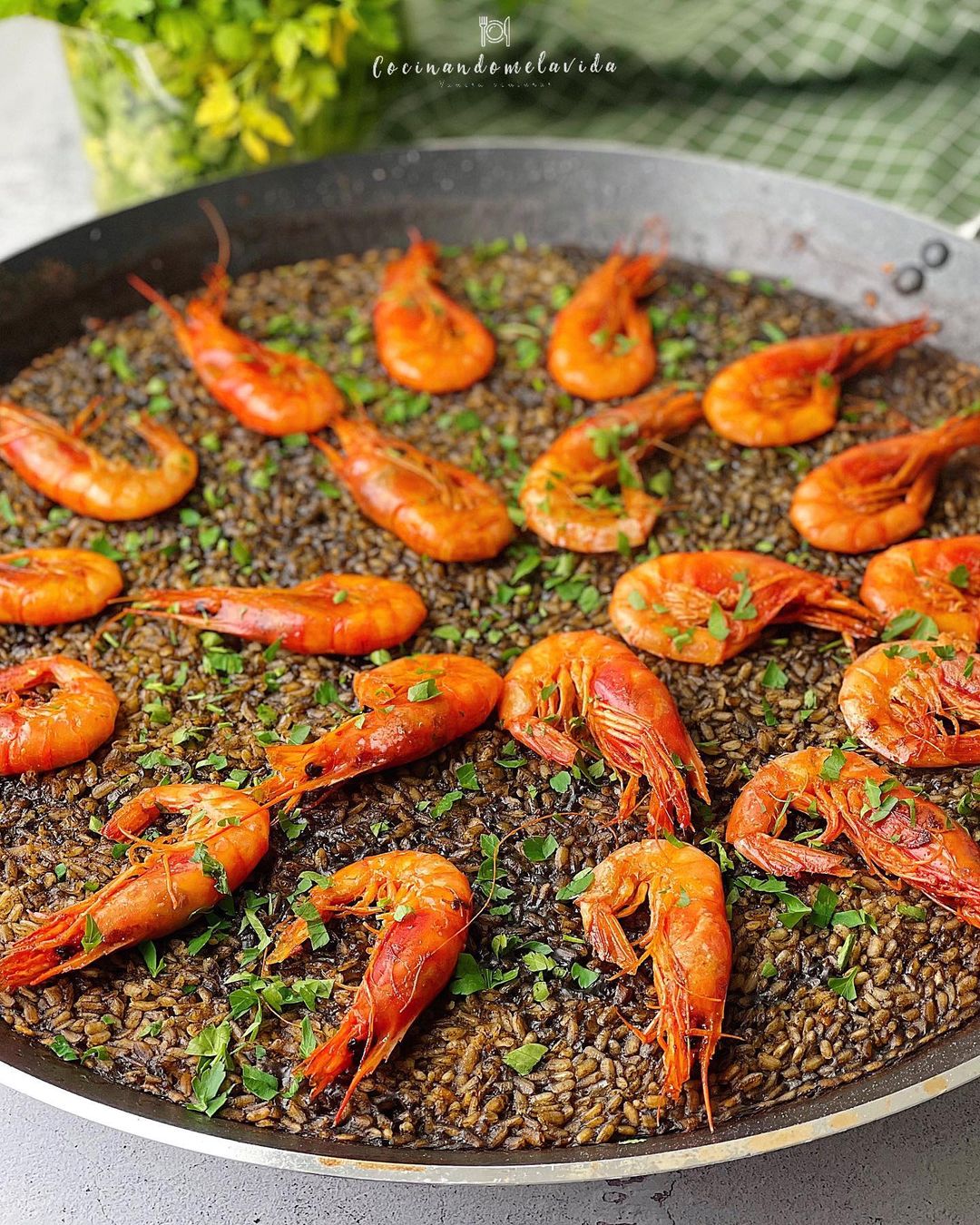 ARROZ NEGRO CON GAMBA ROJA