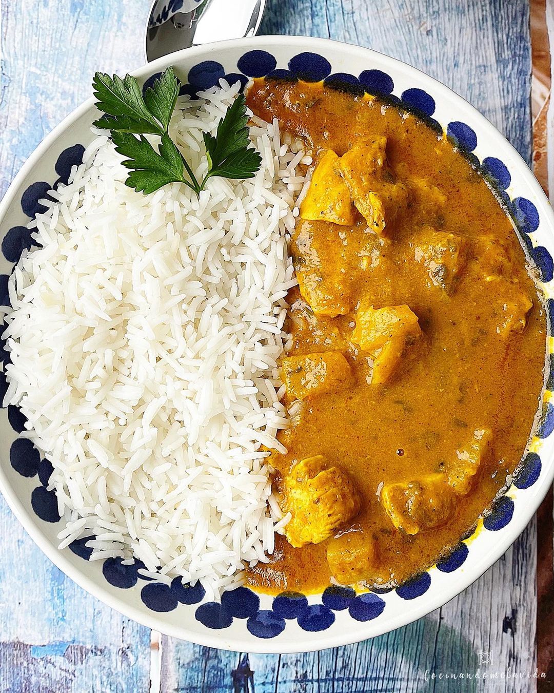 CURRY DE POLLO CON PIÑA Y ARROZ BASMATI