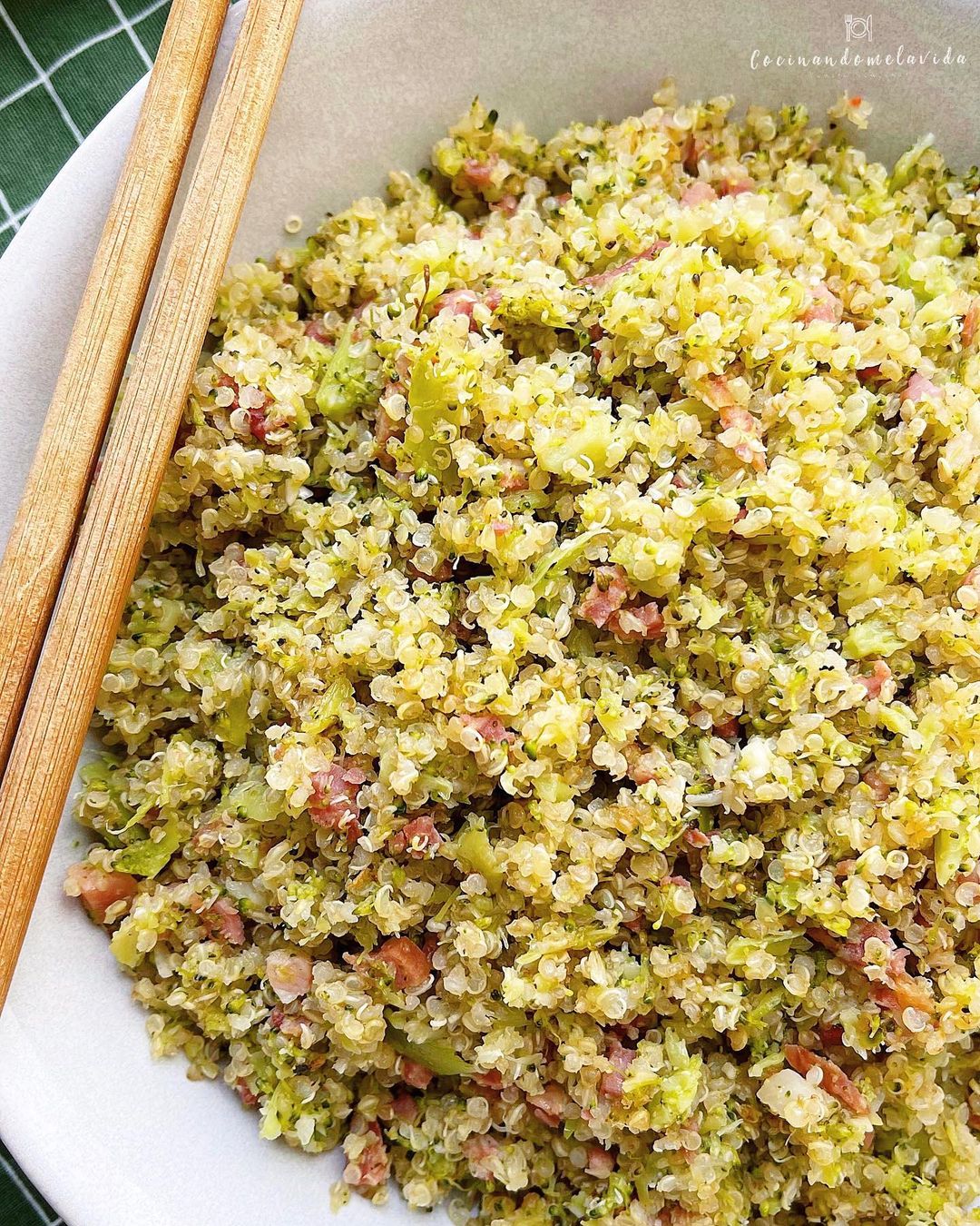 QUINOA CON BRÓCOLI Y JAMÓN