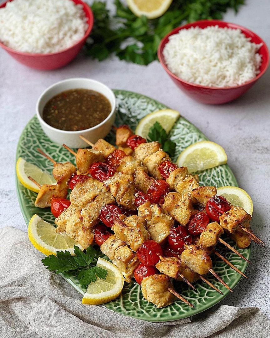 BROCHETAS DE POLLO AL LIMÓN AL HORNO