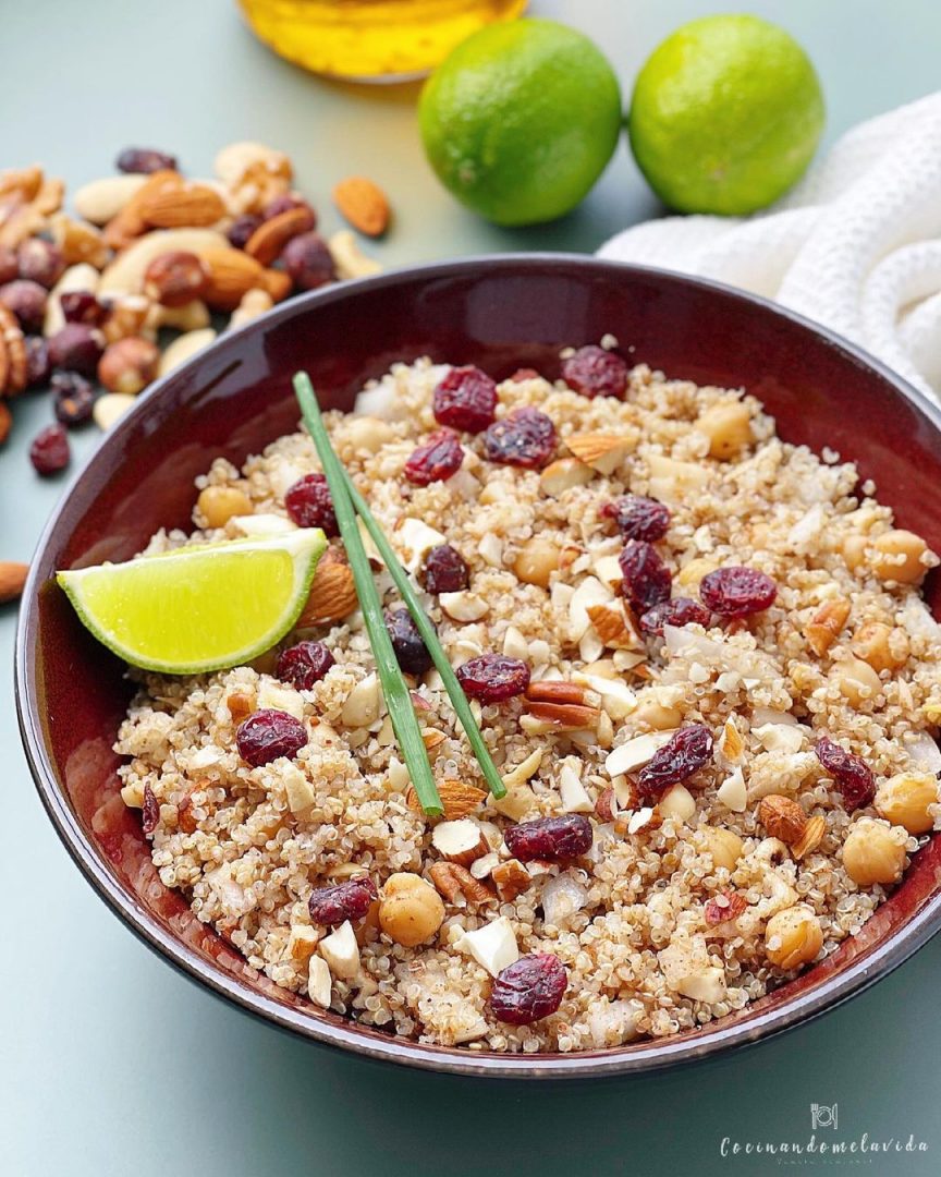 ENSALADA DE QUINOA Y FRUTOS SECOS