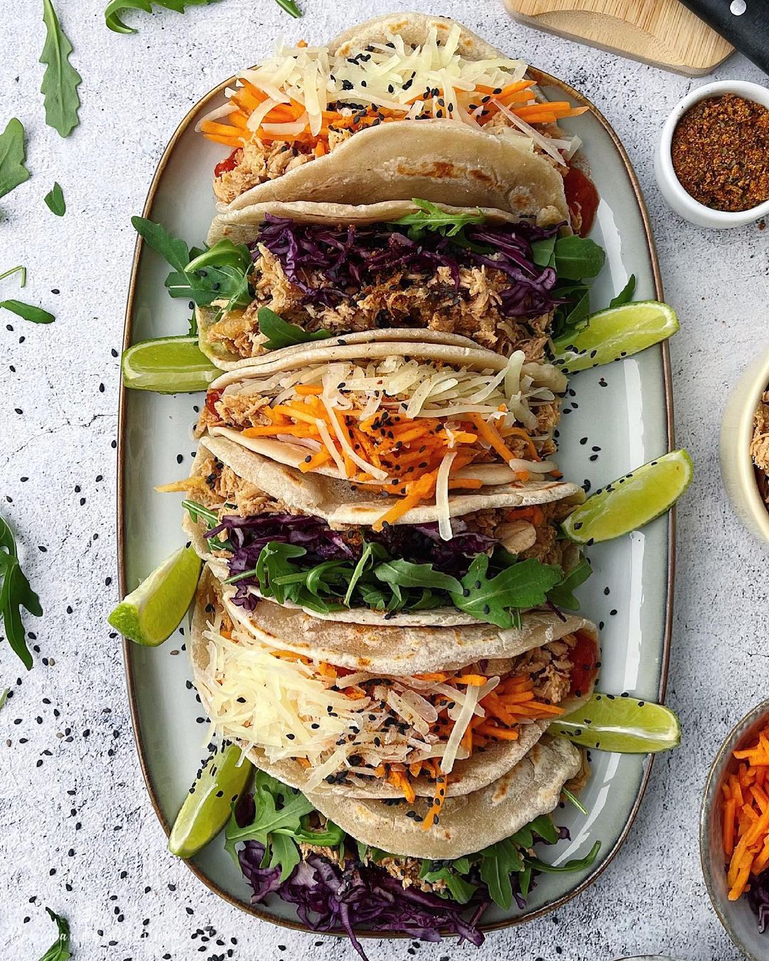 FALSOS TACOS DE PULLED POLLO THAI