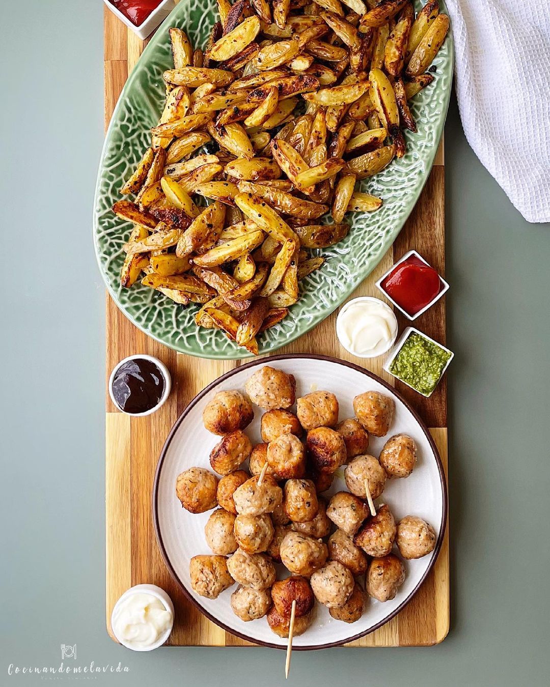 PATATAS DELUXE CON ALBÓNDIGAS AL HORNO