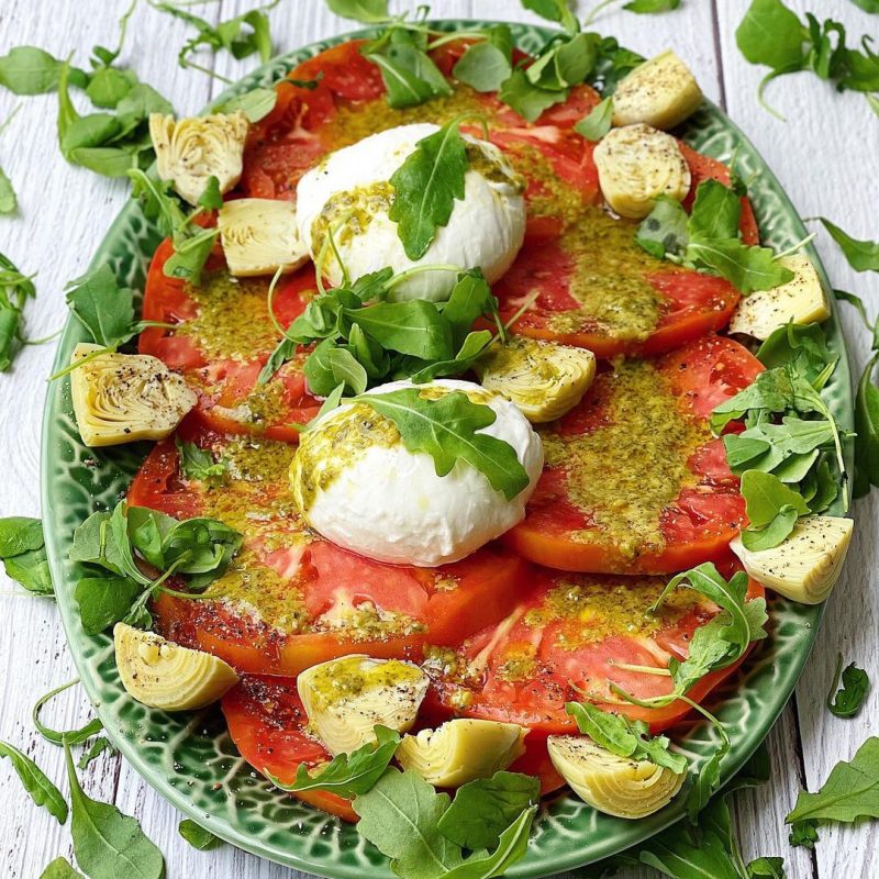 ENSALADA DE TOMATE CON PESTO DE PISTACHOS