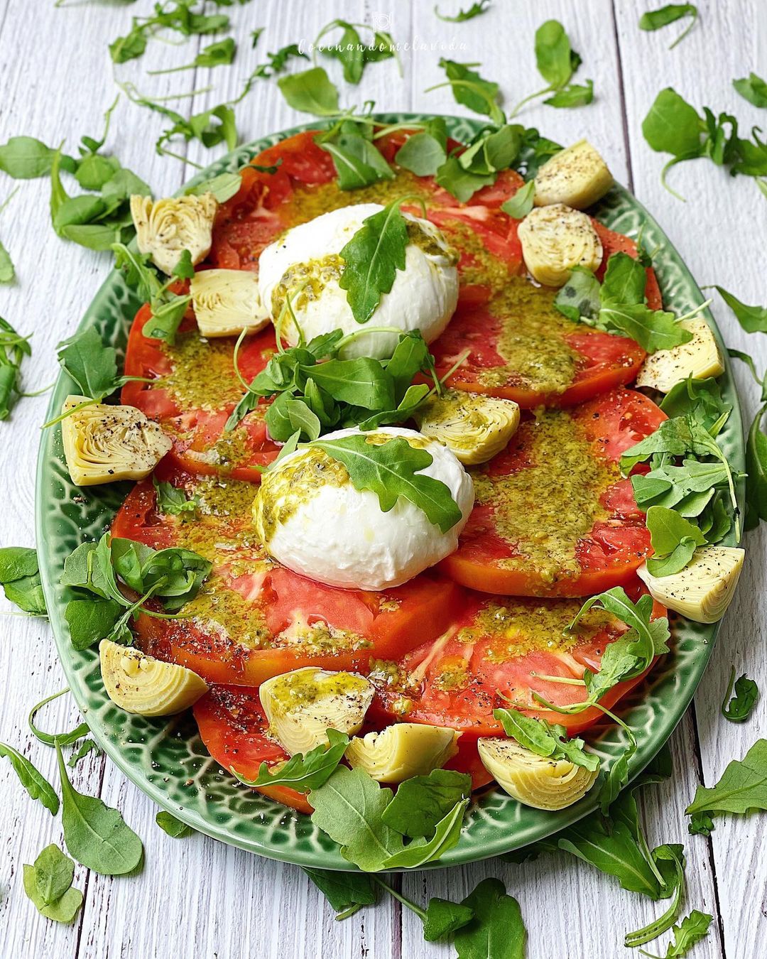 ENSALADA DE TOMATE CON PESTO DE PISTACHOS