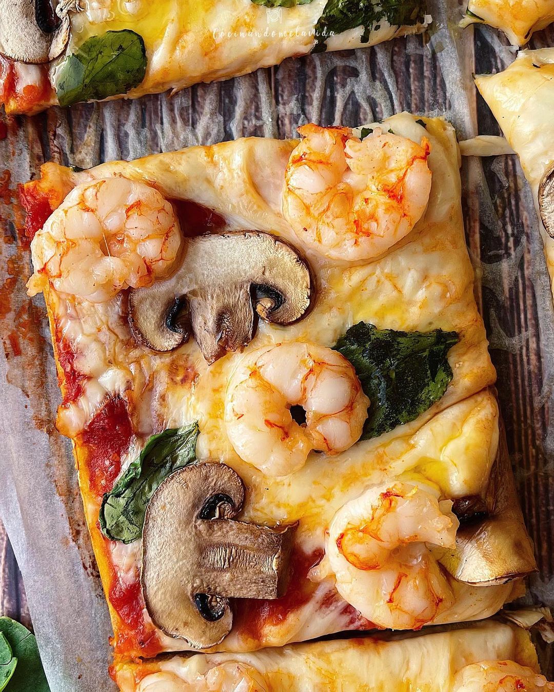 PIZZA CON BASE DE ATÚN
