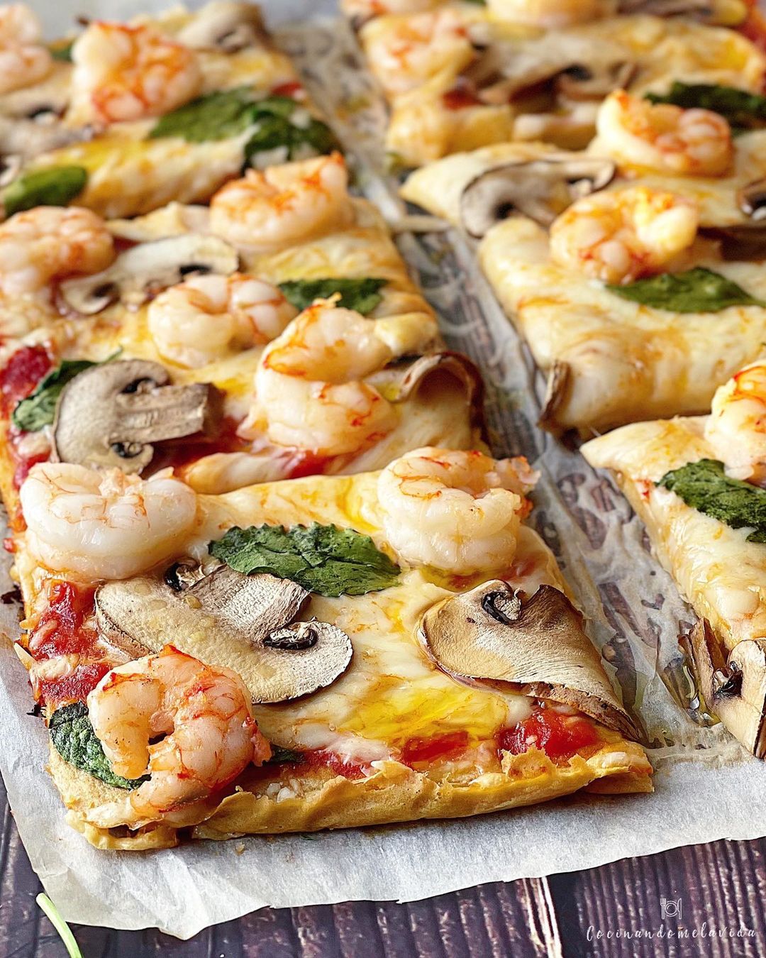 PIZZA CON BASE DE ATÚN
