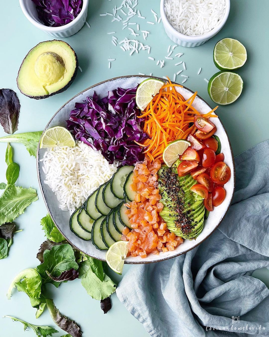 POKE BOWL CON SALMÓN AHUMADO