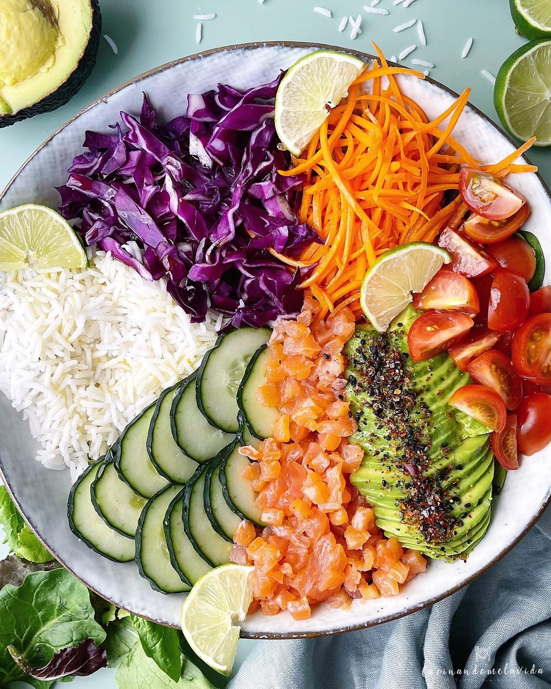 POKE BOWL CON SALMÓN AHUMADO