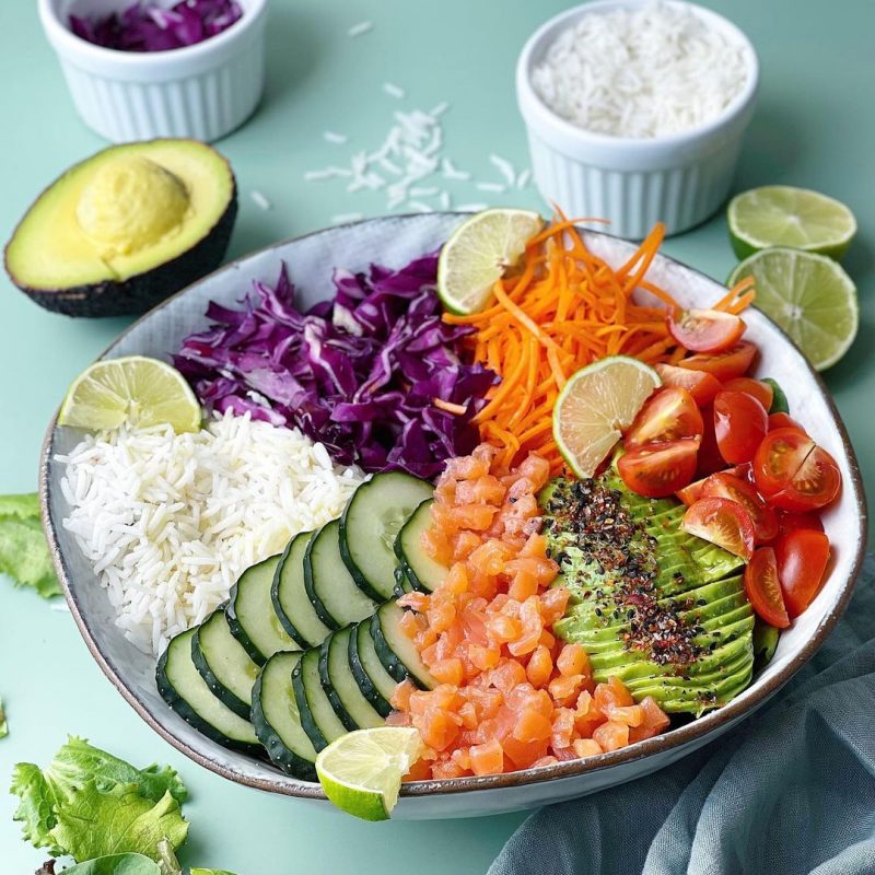 POKE BOWL CON SALMÓN AHUMADO