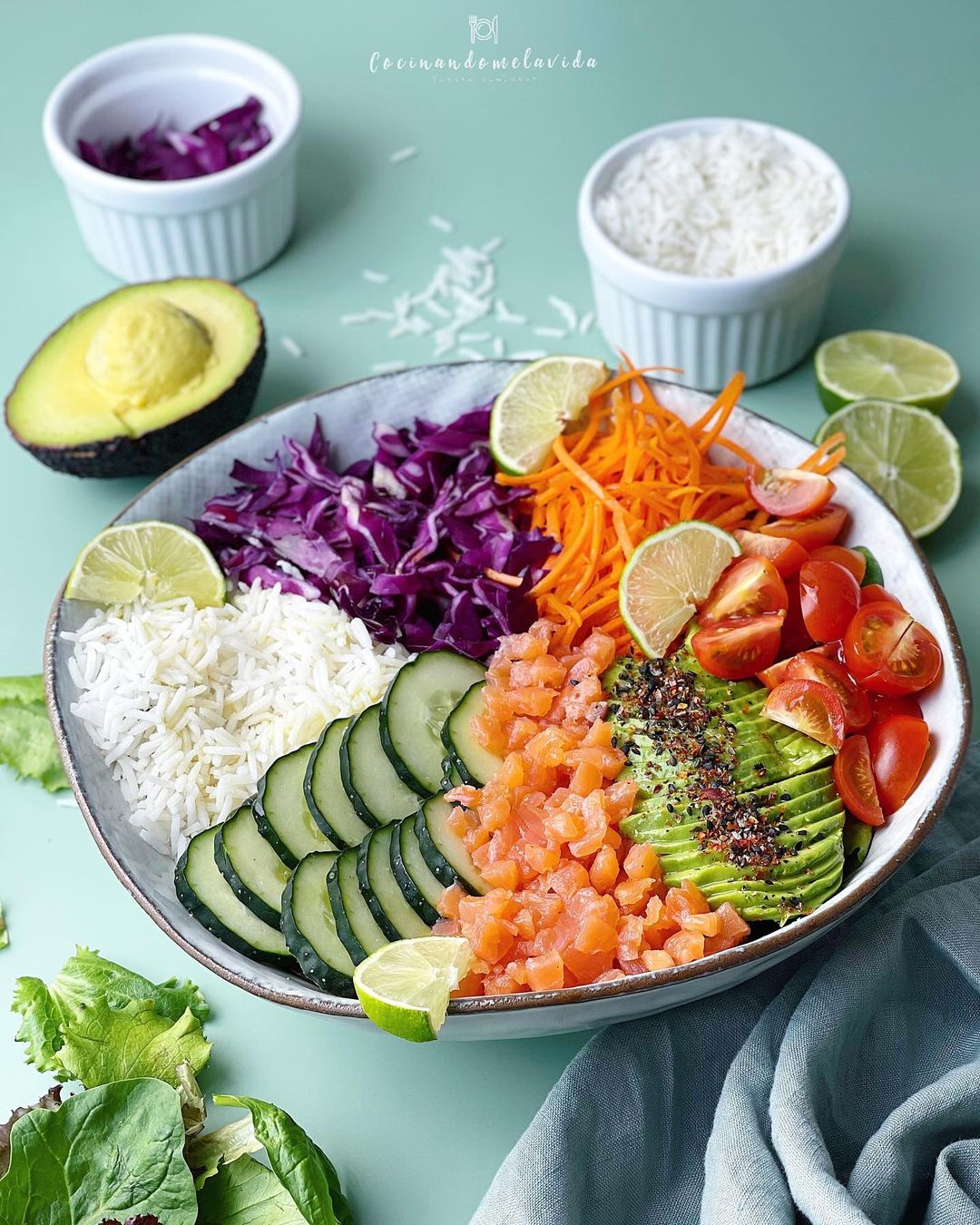 POKE BOWL CON SALMÓN AHUMADO