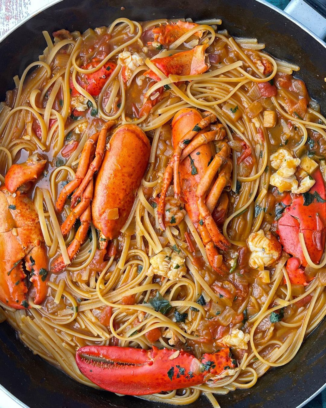 TALLARINES CON BOGAVANTE