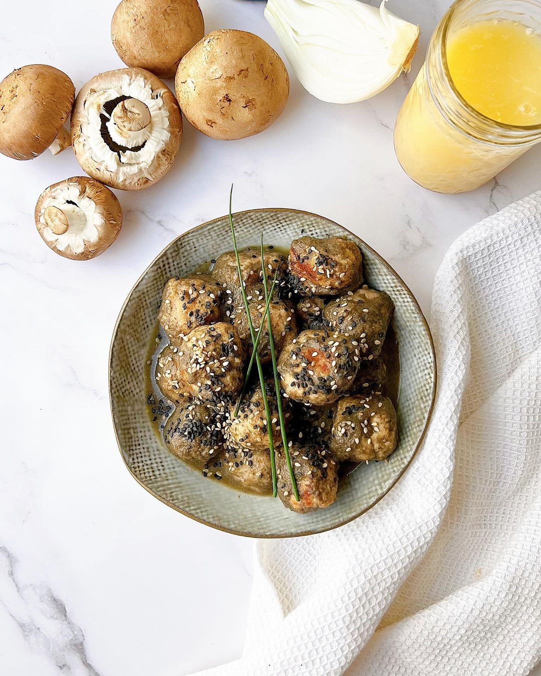 ALBÓNDIGAS DE POLLO EN SALSA DE CHAMPIÑONES
