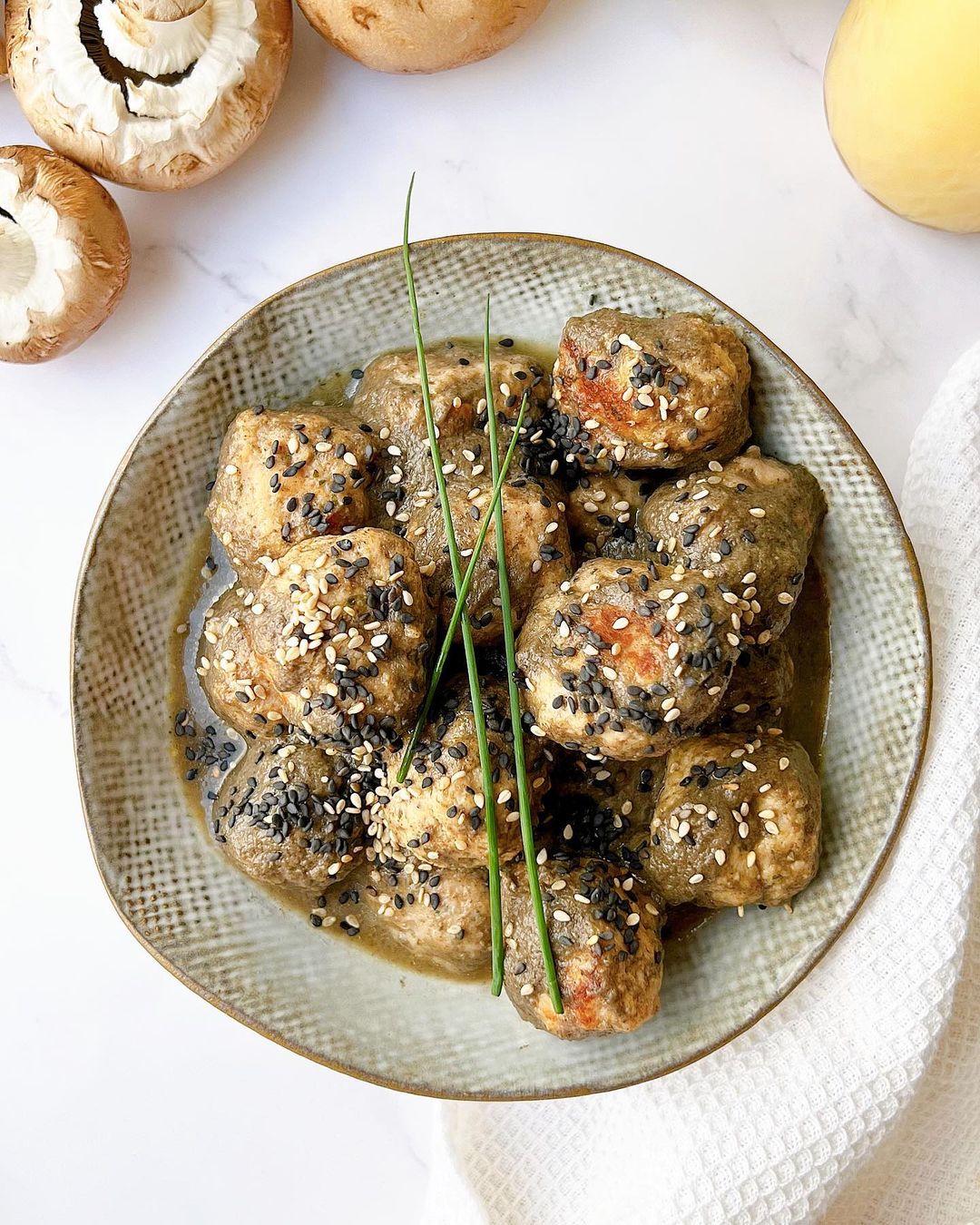 ALBÓNDIGAS DE POLLO EN SALSA DE CHAMPIÑONES